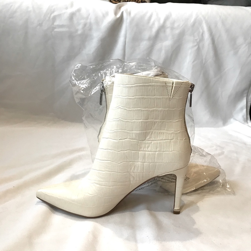 Kenneth Cole Riley 85 Simple Bootie